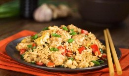 有人爆料阿华炒饭视频下载,网友争相模仿